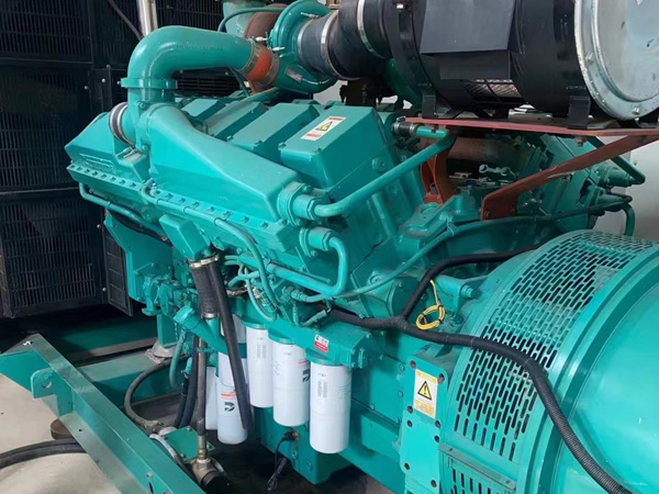 宜城更换100kW柴油发电机组机油时，需要注意哪些事项？